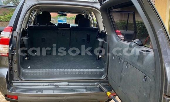 Sayi Na hannu Toyota Land Cruiser Prado Noir Mota in Kigali a Rwanda Sayi Na hannu Toyota Land Cruiser Prado Noir Mota in Kigali a Rwanda