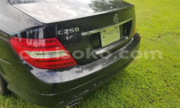 Sayi Na hannu Mercedes-Benz KOMPRESSOR Noir Mota in Kigali a Rwanda Sayi Na hannu Mercedes-Benz KOMPRESSOR Noir Mota in Kigali a Rwanda