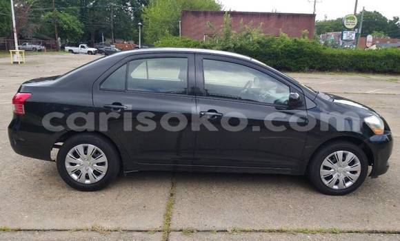 Sayi Na hannu Toyota Yaris Beige Mota in Kigali a Rwanda Sayi Na hannu Toyota Yaris Beige Mota in Kigali a Rwanda