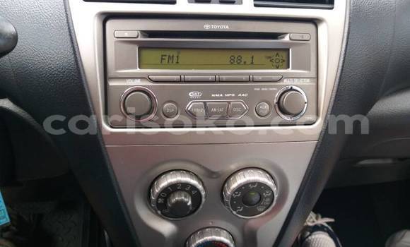 Sayi Na hannu Toyota Yaris Beige Mota in Kigali a Rwanda Sayi Na hannu Toyota Yaris Beige Mota in Kigali a Rwanda