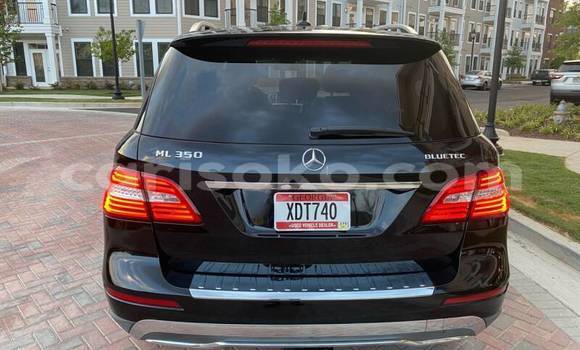 Sayi Na hannu Mercedes-Benz M–Class Noir Mota in Kigali a Rwanda Sayi Na hannu Mercedes-Benz M–Class Noir Mota in Kigali a Rwanda