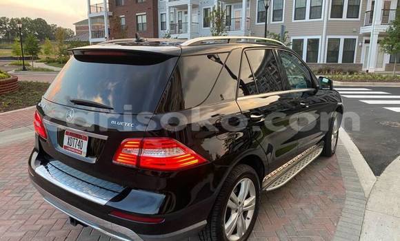 Sayi Na hannu Mercedes-Benz M–Class Noir Mota in Kigali a Rwanda Sayi Na hannu Mercedes-Benz M–Class Noir Mota in Kigali a Rwanda