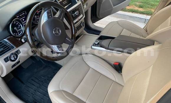 Sayi Na hannu Mercedes-Benz M–Class Noir Mota in Kigali a Rwanda Sayi Na hannu Mercedes-Benz M–Class Noir Mota in Kigali a Rwanda