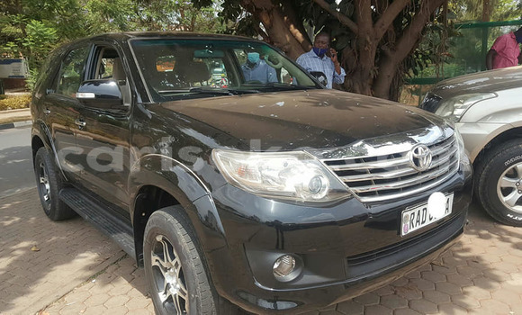 اشتري مستعمل Toyota Fortuner Noir سيارة في Kigali في Rwanda اشتري مستعمل Toyota Fortuner Noir سيارة في Kigali في Rwanda