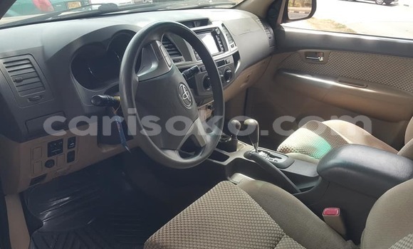 اشتري مستعمل Toyota Fortuner Noir سيارة في Kigali في Rwanda اشتري مستعمل Toyota Fortuner Noir سيارة في Kigali في Rwanda