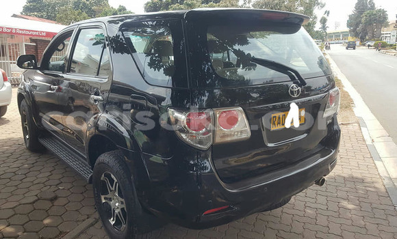 اشتري مستعمل Toyota Fortuner Noir سيارة في Kigali في Rwanda اشتري مستعمل Toyota Fortuner Noir سيارة في Kigali في Rwanda