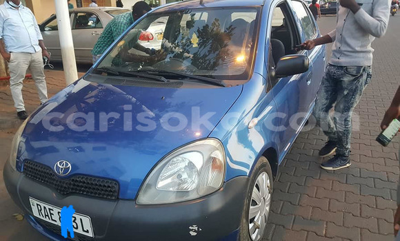 اشتري مستعمل Toyota Yaris Bleu سيارة في Kigali في Rwanda اشتري مستعمل Toyota Yaris Bleu سيارة في Kigali في Rwanda