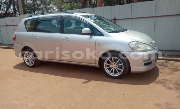 اشتري مستعمل Toyota Avensis Verso Gris سيارة في Kigali في Rwanda اشتري مستعمل Toyota Avensis Verso Gris سيارة في Kigali في Rwanda