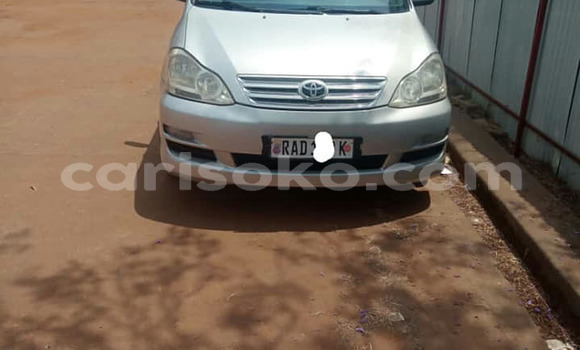 اشتري مستعمل Toyota Avensis Verso Gris سيارة في Kigali في Rwanda اشتري مستعمل Toyota Avensis Verso Gris سيارة في Kigali في Rwanda