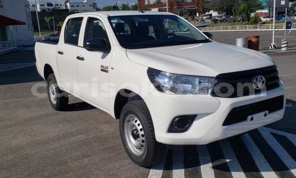Buy Used Toyota Hilux White Car in Gicumbi in Rwanda Buy Used Toyota Hilux White Car in Gicumbi in Rwanda