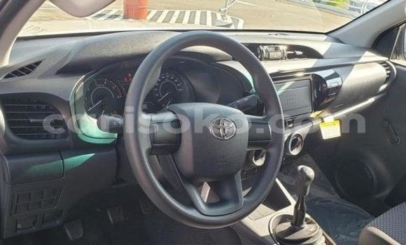 Buy Used Toyota Hilux White Car in Gicumbi in Rwanda Buy Used Toyota Hilux White Car in Gicumbi in Rwanda