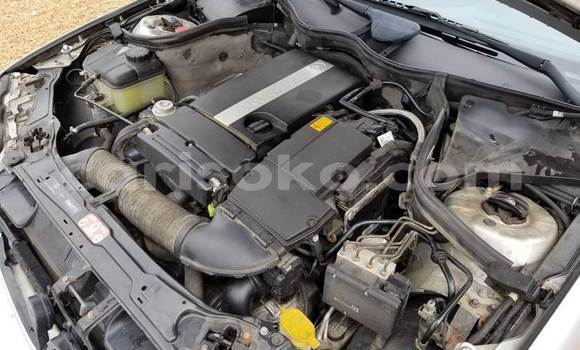 اشتري Imported Mercedes-Benz C–Class Marron سيارة في Kigali في Rwanda اشتري Imported Mercedes-Benz C–Class Marron سيارة في Kigali في Rwanda