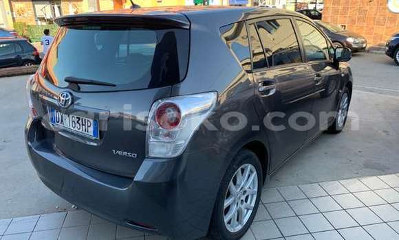 Buy Used Toyota Corolla Verso Black Car in Gicumbi in Rwanda Buy Used Toyota Corolla Verso Black Car in Gicumbi in Rwanda