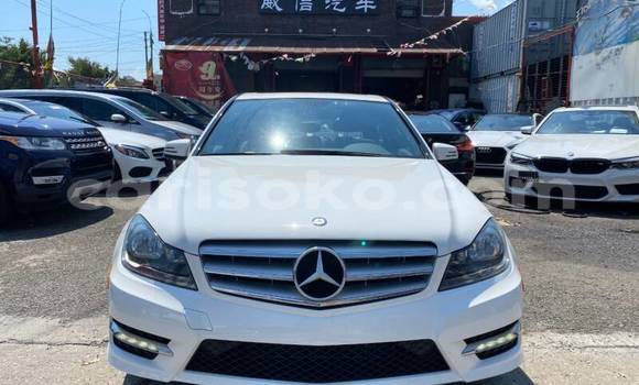 Sayi Na hannu Mercedes-Benz KOMPRESSOR Blanc Mota in Gicumbi a Rwanda Sayi Na hannu Mercedes-Benz KOMPRESSOR Blanc Mota in Gicumbi a Rwanda