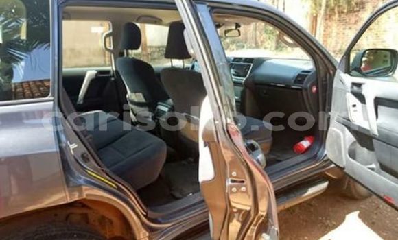 اشتري مستعمل Toyota Land Cruiser Noir سيارة في Kigali في Rwanda اشتري مستعمل Toyota Land Cruiser Noir سيارة في Kigali في Rwanda