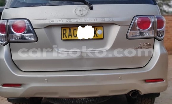 اشتري مستعمل Toyota Fortuner Gris سيارة في Kigali في Rwanda اشتري مستعمل Toyota Fortuner Gris سيارة في Kigali في Rwanda