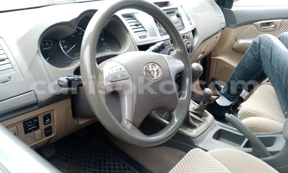 اشتري مستعمل Toyota Fortuner Beige سيارة في Kigali في Rwanda اشتري مستعمل Toyota Fortuner Beige سيارة في Kigali في Rwanda