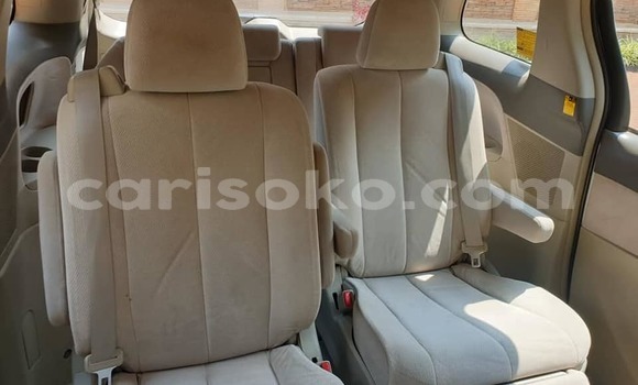 اشتري مستعمل Toyota Previa Blanc سيارة في Kigali في Rwanda اشتري مستعمل Toyota Previa Blanc سيارة في Kigali في Rwanda