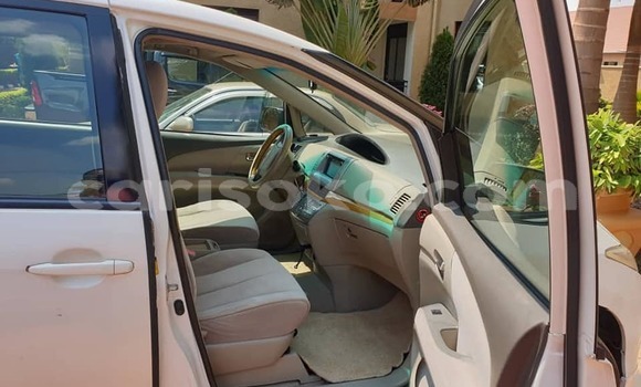 اشتري مستعمل Toyota Previa Blanc سيارة في Kigali في Rwanda اشتري مستعمل Toyota Previa Blanc سيارة في Kigali في Rwanda