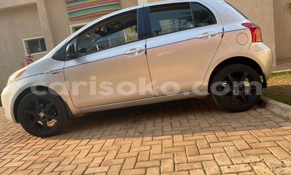 اشتري مستعمل Toyota Yaris Gris سيارة في Kigali في Rwanda اشتري مستعمل Toyota Yaris Gris سيارة في Kigali في Rwanda
