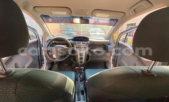 اشتري مستعمل Toyota Yaris Gris سيارة في Kigali في Rwanda اشتري مستعمل Toyota Yaris Gris سيارة في Kigali في Rwanda