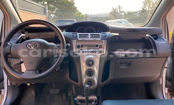 اشتري مستعمل Toyota Yaris Gris سيارة في Kigali في Rwanda اشتري مستعمل Toyota Yaris Gris سيارة في Kigali في Rwanda