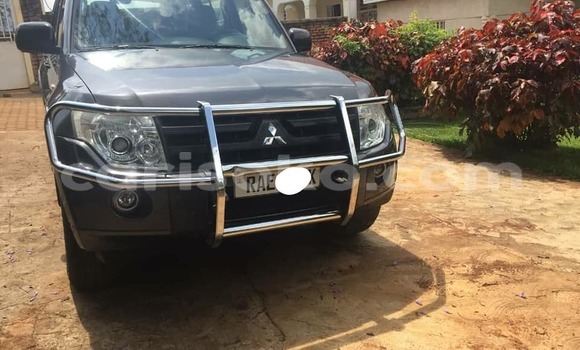 Acheter Occasion Voiture Mitsubishi Pajero Noir à Kigali, Rwanda Acheter Occasion Voiture Mitsubishi Pajero Noir à Kigali, Rwanda