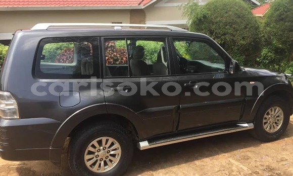 اشتري مستعمل Mitsubishi Pajero Noir سيارة في Kigali في Rwanda اشتري مستعمل Mitsubishi Pajero Noir سيارة في Kigali في Rwanda