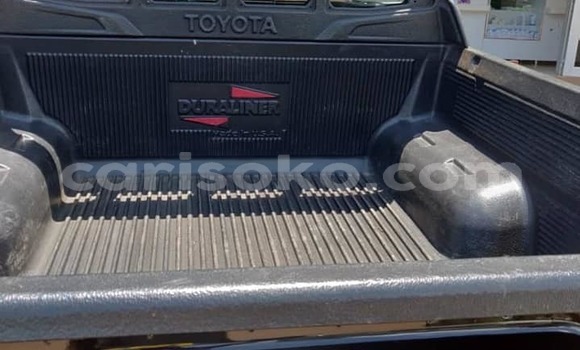 اشتري مستعمل Toyota Hilux Noir سيارة في Kigali في Rwanda اشتري مستعمل Toyota Hilux Noir سيارة في Kigali في Rwanda