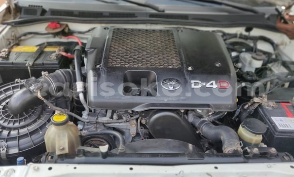 اشتري مستعمل Toyota Hilux Blanc سيارة في Kigali في Rwanda اشتري مستعمل Toyota Hilux Blanc سيارة في Kigali في Rwanda