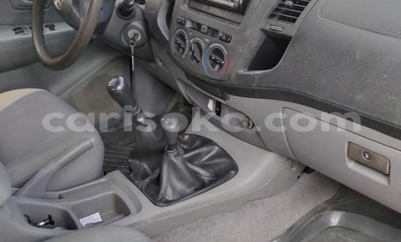 اشتري مستعمل Toyota Hilux Blanc سيارة في Kigali في Rwanda اشتري مستعمل Toyota Hilux Blanc سيارة في Kigali في Rwanda