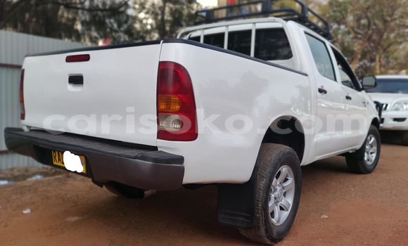 اشتري مستعمل Toyota Hilux Blanc سيارة في Kigali في Rwanda اشتري مستعمل Toyota Hilux Blanc سيارة في Kigali في Rwanda