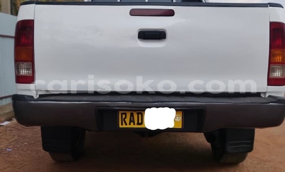 اشتري مستعمل Toyota Hilux Blanc سيارة في Kigali في Rwanda اشتري مستعمل Toyota Hilux Blanc سيارة في Kigali في Rwanda