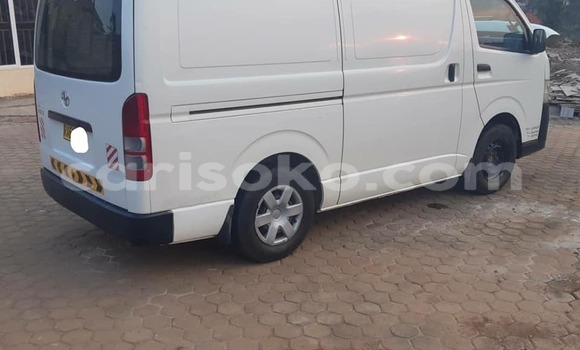 اشتري مستعمل Toyota Hiace Blanc سيارة في Kigali في Rwanda اشتري مستعمل Toyota Hiace Blanc سيارة في Kigali في Rwanda