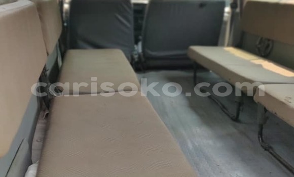 اشتري مستعمل Toyota Land Cruiser Blanc سيارة في Kigali في Rwanda اشتري مستعمل Toyota Land Cruiser Blanc سيارة في Kigali في Rwanda