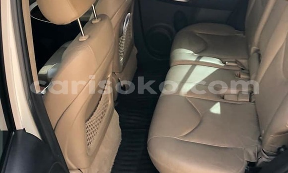 اشتري مستعمل Toyota RAV4 Blanc سيارة في Kigali في Rwanda اشتري مستعمل Toyota RAV4 Blanc سيارة في Kigali في Rwanda