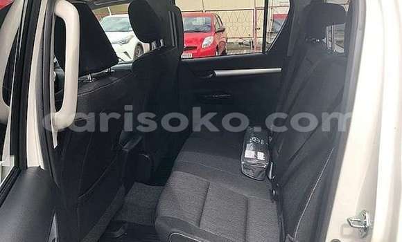 Acheter Occasion Voiture Toyota Hilux Blanc à Gicumbi, Rwanda Acheter Occasion Voiture Toyota Hilux Blanc à Gicumbi, Rwanda