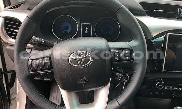 Acheter Occasion Voiture Toyota Hilux Blanc à Gicumbi, Rwanda Acheter Occasion Voiture Toyota Hilux Blanc à Gicumbi, Rwanda