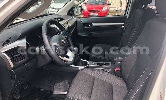 Acheter Occasion Voiture Toyota Hilux Blanc à Gicumbi, Rwanda Acheter Occasion Voiture Toyota Hilux Blanc à Gicumbi, Rwanda