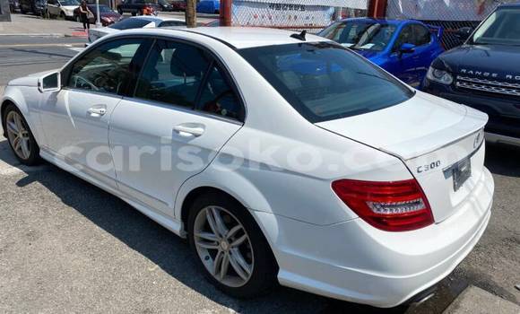 Sayi Na hannu Mercedes-Benz KOMPRESSOR Blanc Mota in Gicumbi a Rwanda Sayi Na hannu Mercedes-Benz KOMPRESSOR Blanc Mota in Gicumbi a Rwanda