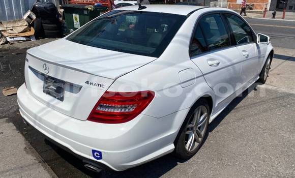 Sayi Na hannu Mercedes-Benz KOMPRESSOR Blanc Mota in Gicumbi a Rwanda Sayi Na hannu Mercedes-Benz KOMPRESSOR Blanc Mota in Gicumbi a Rwanda