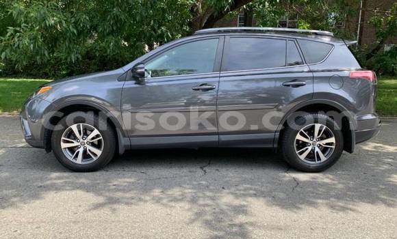 Sayi Na hannu Toyota RAV4 Beige Mota in Gicumbi a Rwanda Sayi Na hannu Toyota RAV4 Beige Mota in Gicumbi a Rwanda