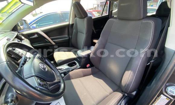 Sayi Na hannu Toyota RAV4 Beige Mota in Gicumbi a Rwanda Sayi Na hannu Toyota RAV4 Beige Mota in Gicumbi a Rwanda