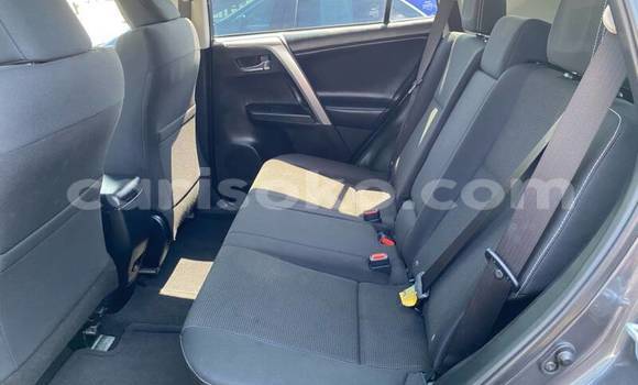 Sayi Na hannu Toyota RAV4 Beige Mota in Gicumbi a Rwanda Sayi Na hannu Toyota RAV4 Beige Mota in Gicumbi a Rwanda