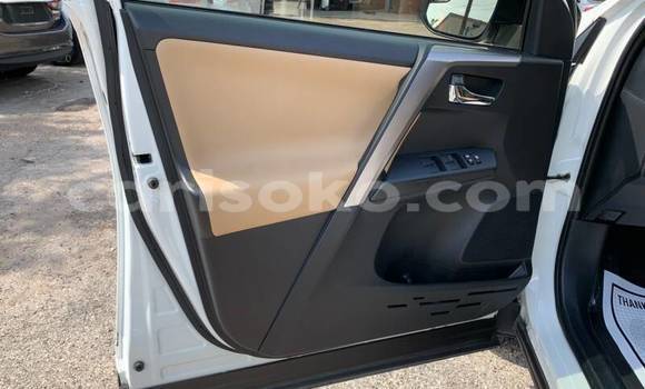 Sayi Na hannu Toyota RAV4 Blanc Mota in Gicumbi a Rwanda Sayi Na hannu Toyota RAV4 Blanc Mota in Gicumbi a Rwanda