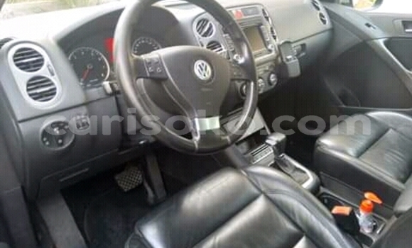 Sayi Na hannu Volkswagen Tiguan Gris Mota in Kigali a Rwanda Sayi Na hannu Volkswagen Tiguan Gris Mota in Kigali a Rwanda