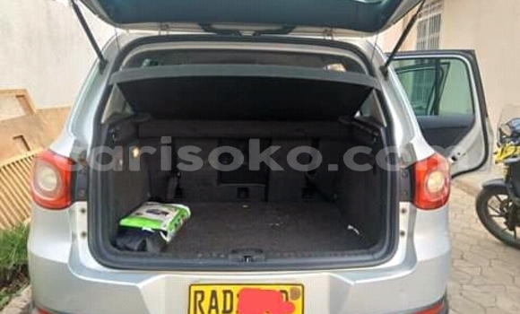 Sayi Na hannu Volkswagen Tiguan Gris Mota in Kigali a Rwanda Sayi Na hannu Volkswagen Tiguan Gris Mota in Kigali a Rwanda