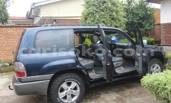 Sayi Na hannu Toyota Land Cruiser Bleu Mota in Kigali a Rwanda Sayi Na hannu Toyota Land Cruiser Bleu Mota in Kigali a Rwanda