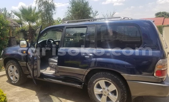 Sayi Na hannu Toyota Land Cruiser Bleu Mota in Kigali a Rwanda Sayi Na hannu Toyota Land Cruiser Bleu Mota in Kigali a Rwanda