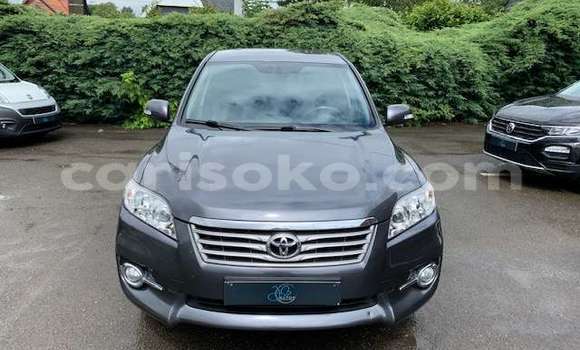 Sayi Na hannu Toyota RAV4 Beige Mota in Gicumbi a Rwanda Sayi Na hannu Toyota RAV4 Beige Mota in Gicumbi a Rwanda